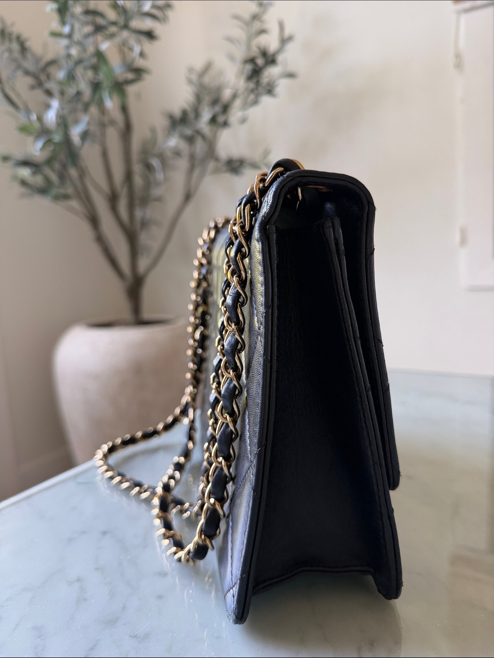 Chanel - Picture 3 of 4